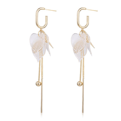 Golden Leaf Tassel Earrings – Elegant Nature-Inspired Design