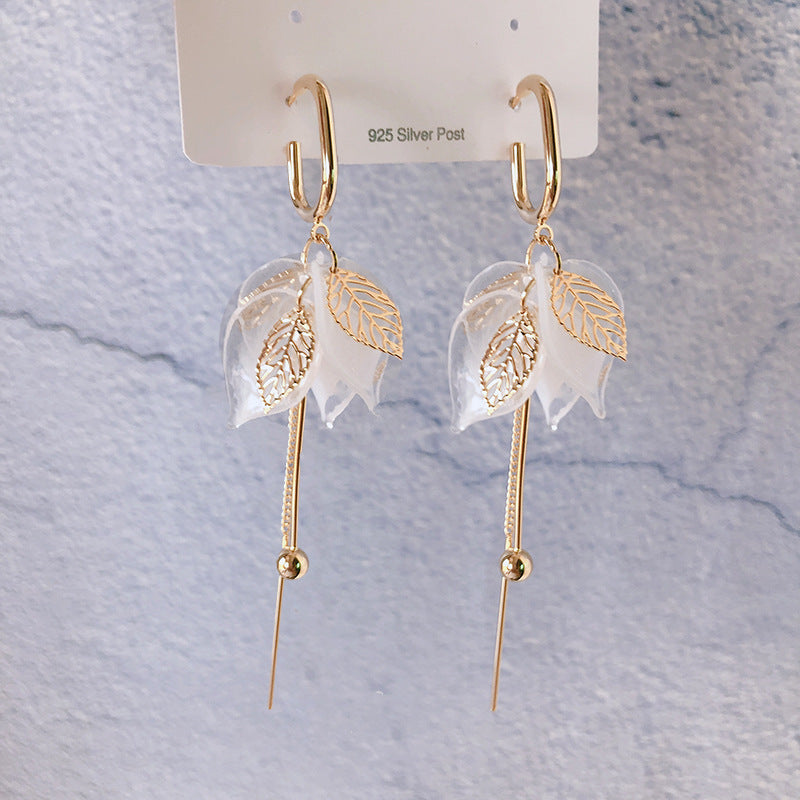 Golden Leaf Tassel Earrings – Elegant Nature-Inspired Design